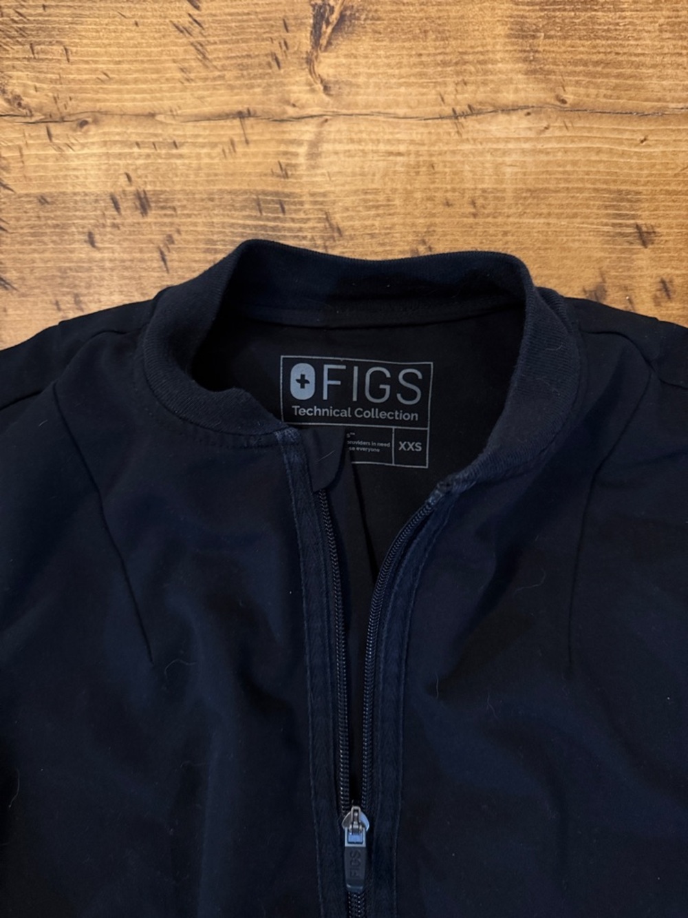 Figs Black Zip-Front Scrub Jacket - Picture 4 of 4